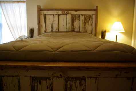 What is trestle bed